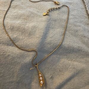 Gold Pea-pod Pendant Necklace